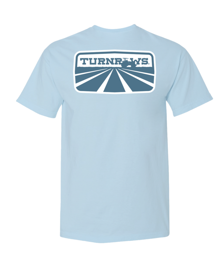 TURNROWS TRACTOR LOGO POCKET SHORT SLEEVE LIGHT BLUE