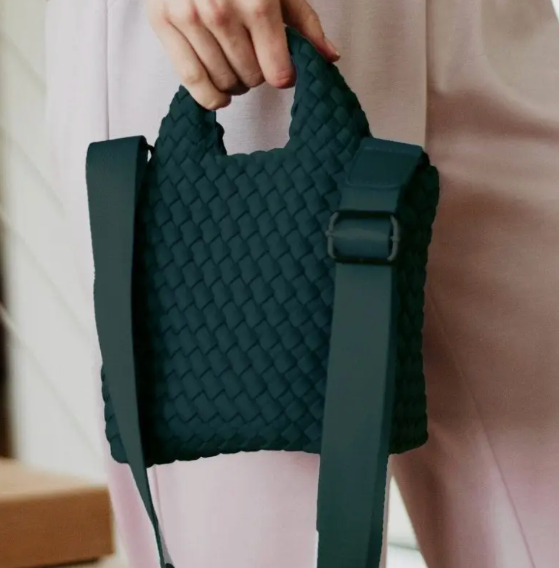 BUCKET WOVEN BAG
