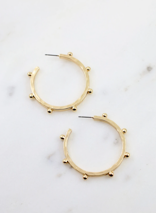 HAMMERED HOOP WITH DOT ACCENTS SHINY GOLD