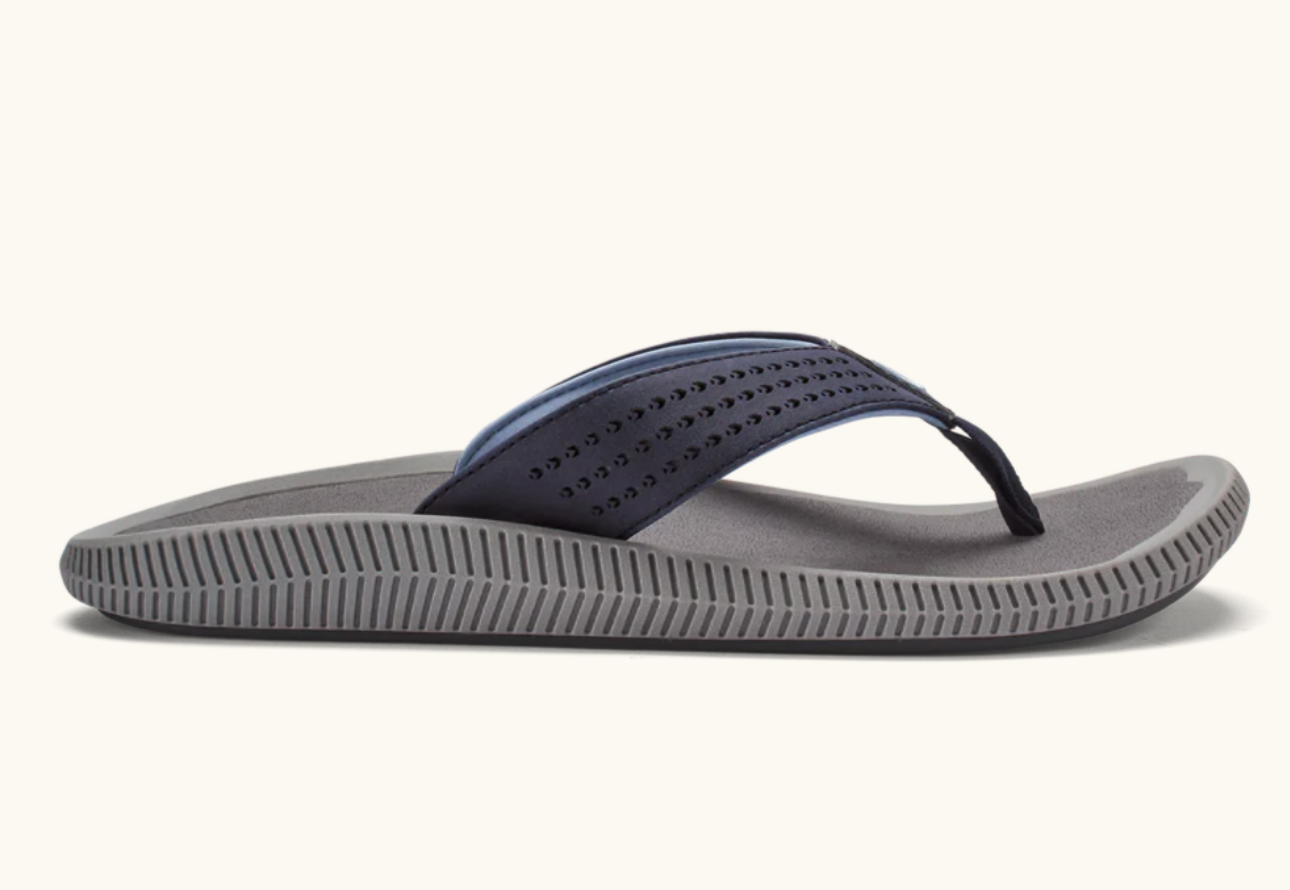 OLUKAI ULELE MEN'S FLIP FLOPS DEPTH/CHARCOAL