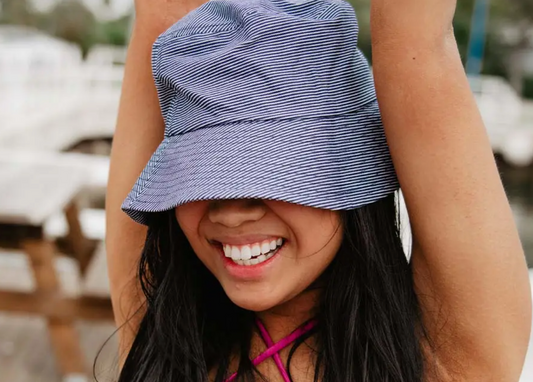 BUCKET HAT