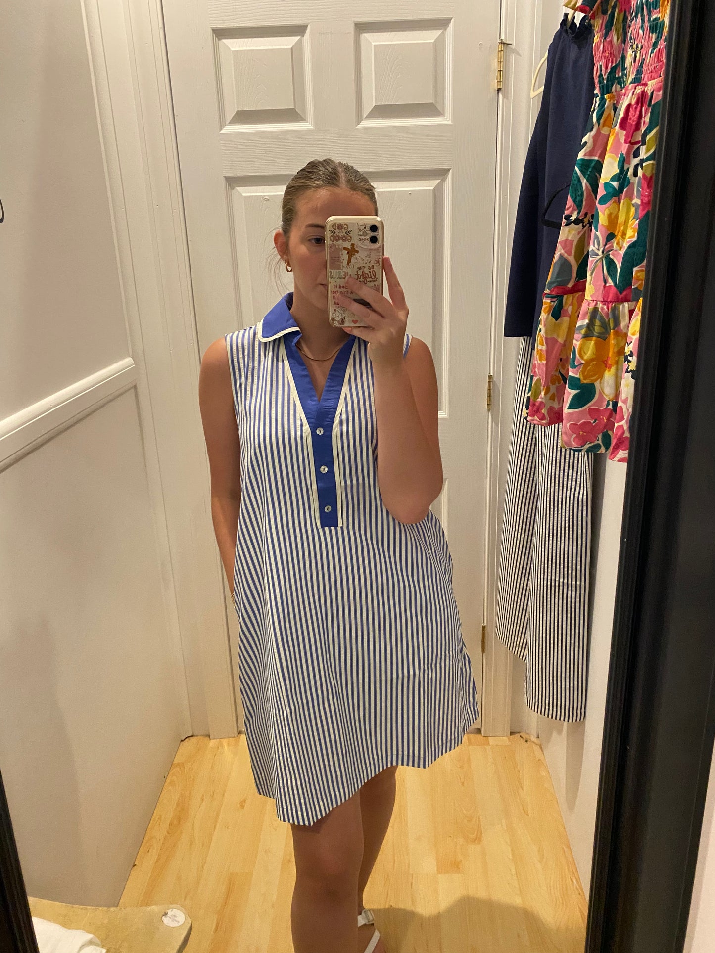 COLOR CONTRASTED COLLAR SEERSUCKER STRIPED DRESS