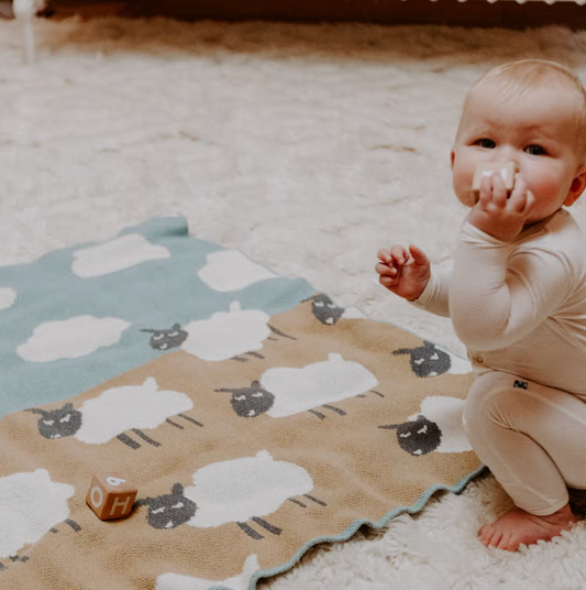 BABY SHEEP THROW