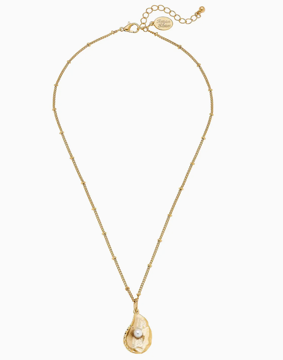 HANDCAST GOLD OYSTER WITH GENUINE FRESHWATER PEARL NECKLACE