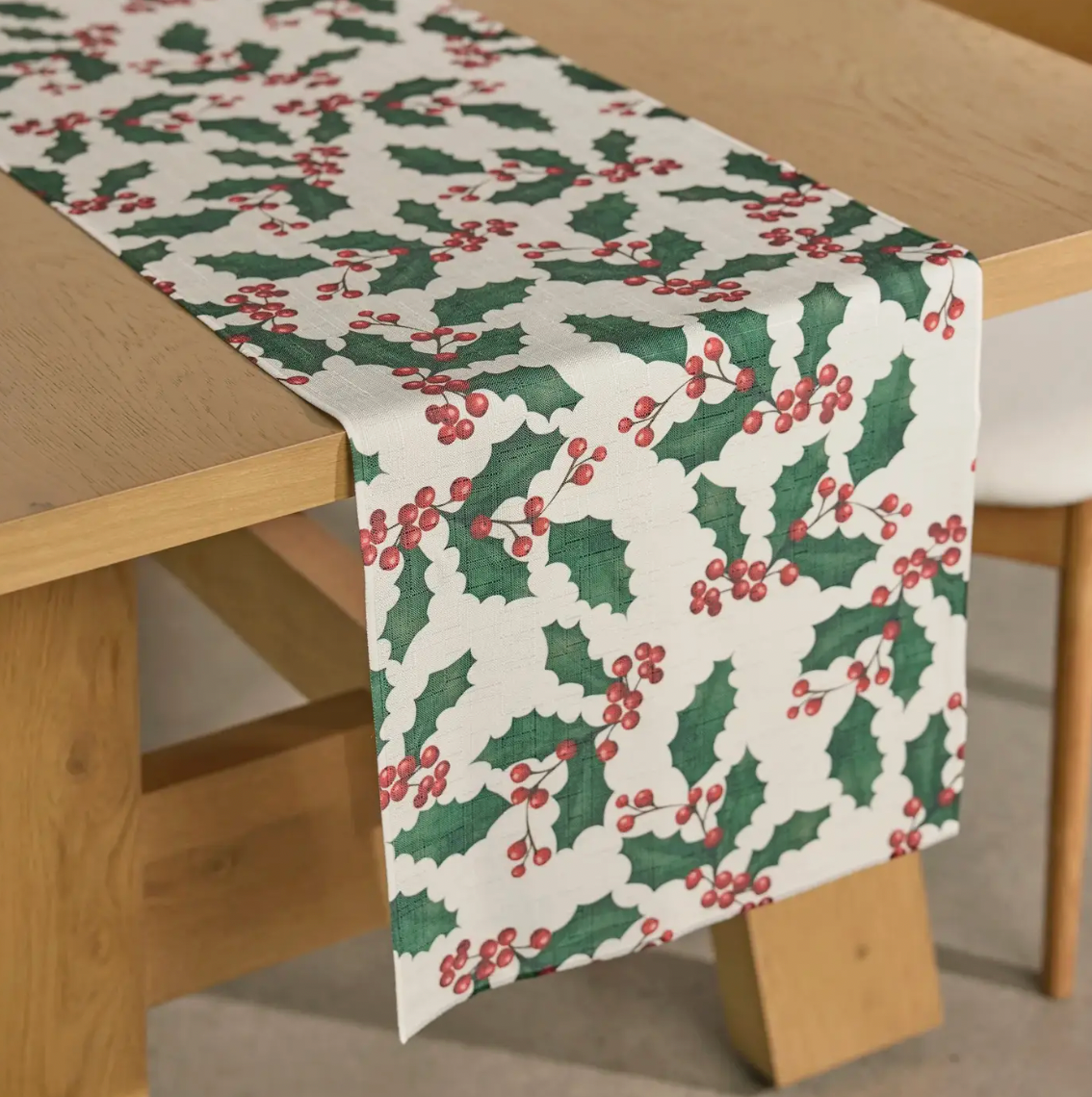HOLLY DAYS TABLE RUNNER 16" X 60"
