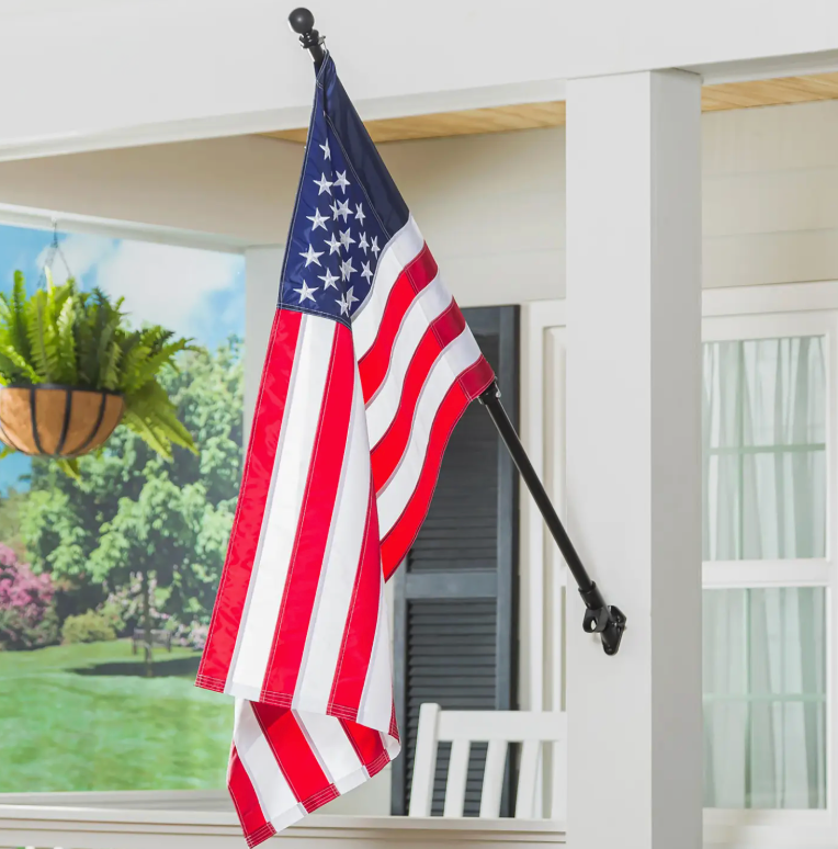 AMERICAN FLAG HOUSE APPLIQUE FLAG
