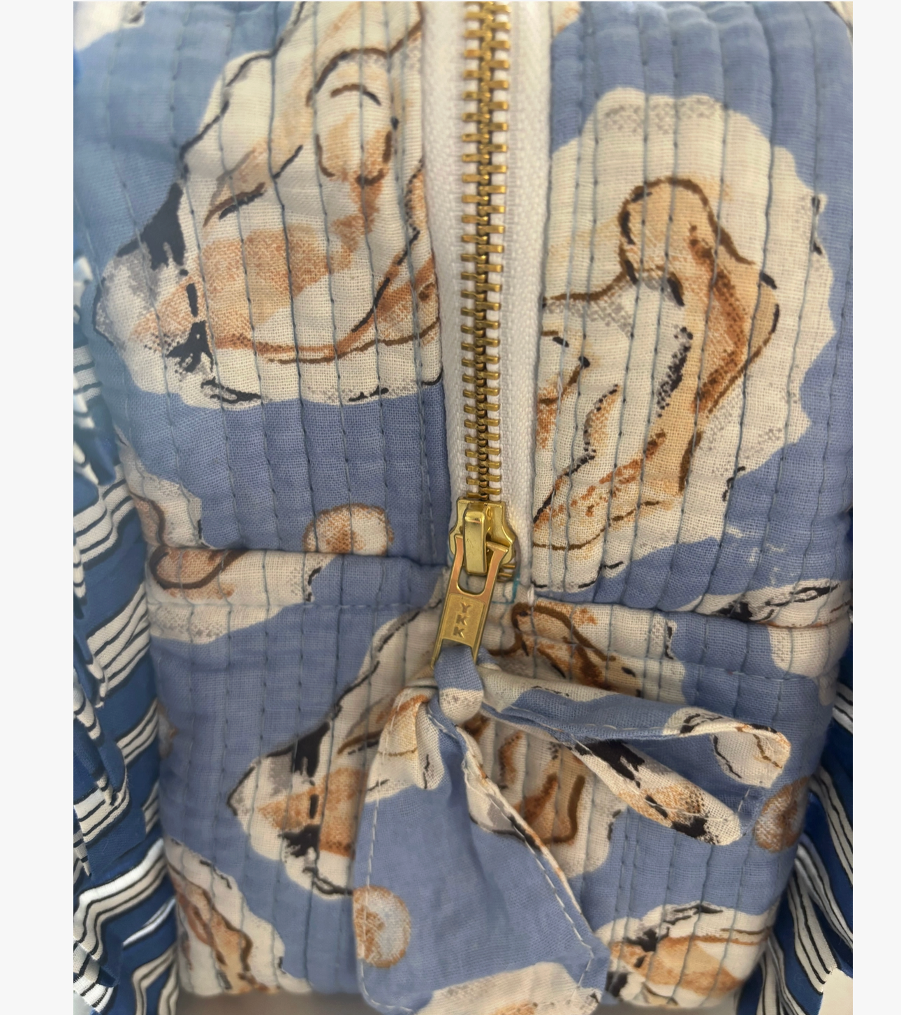OYSTER COSMETIC BAG