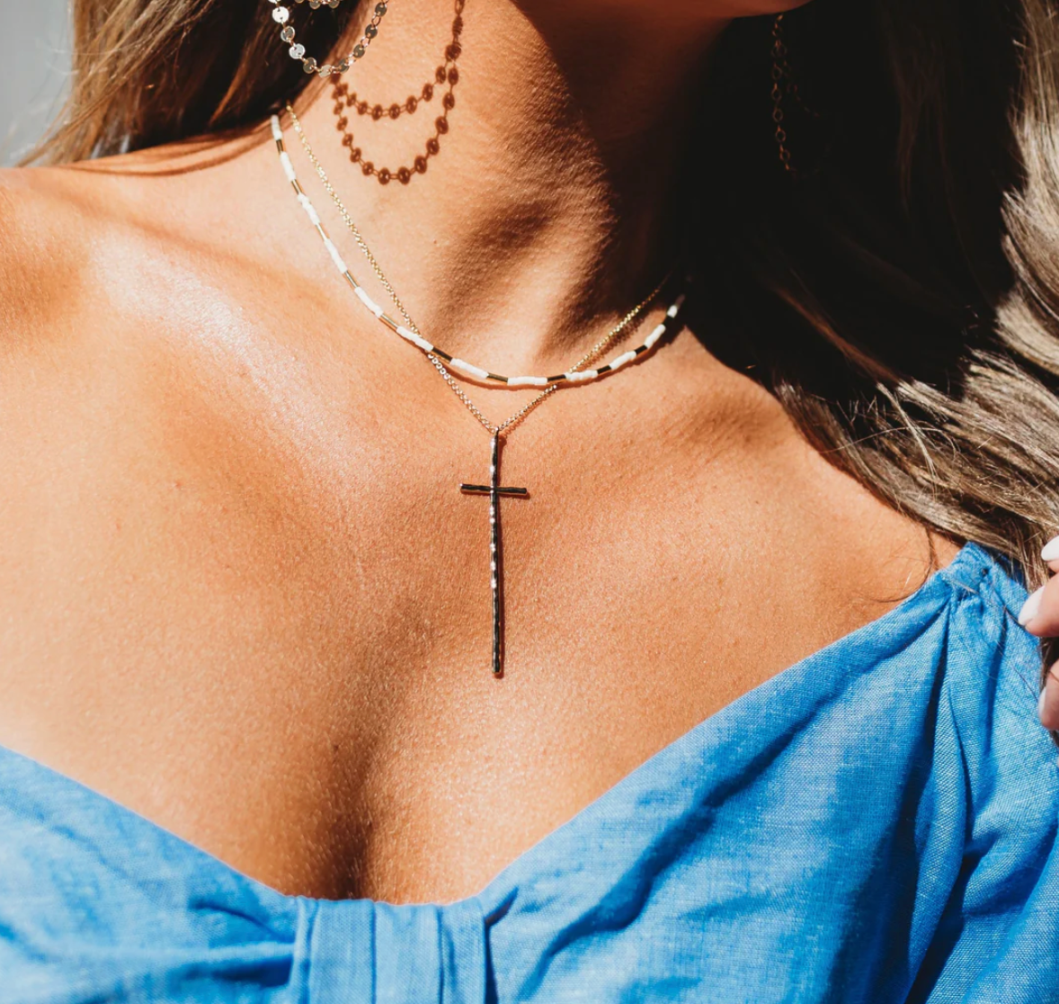 PEYTON GOLD HAMMERED THIN CROSS 2.5" WITH 20" CHAIN