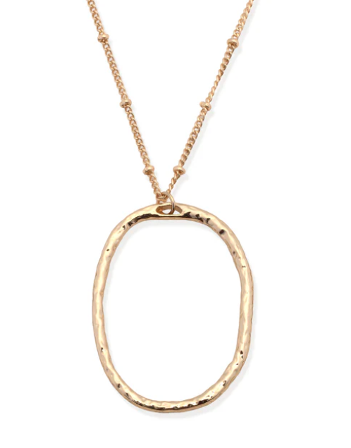 LYNN GOLD NECKLACE WITH 2" OVAL HAMMERED PENDANT