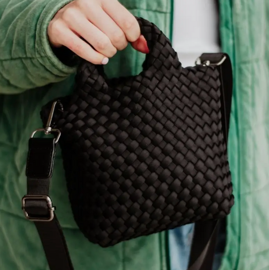 BUCKET WOVEN BAG