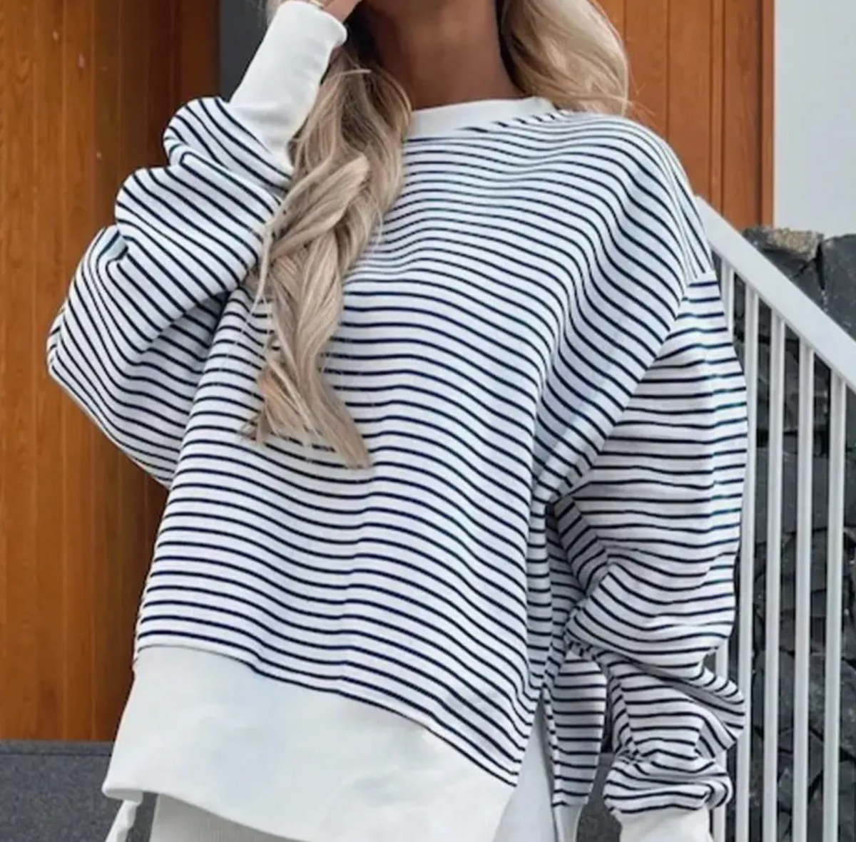 OVERSIZED STRIPED CREWNECK SWEATSHIRT THUMB HOLE SIDE SLIT