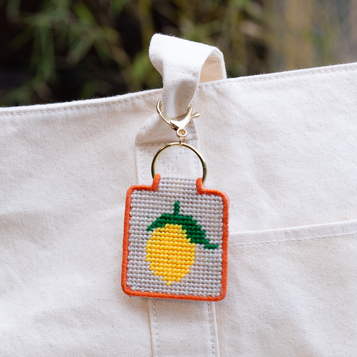 NEEDLEPOINT KEYCHAIN KIT - LEMON