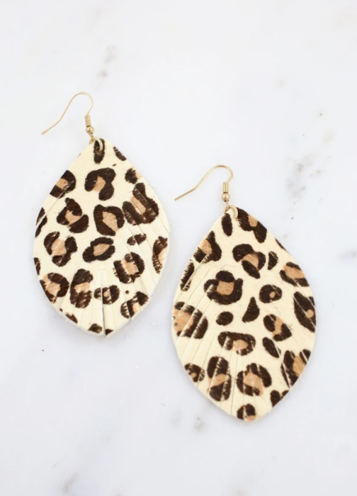 ANIMAL PRINT FEATHER EARRING IVORY LEOPARD