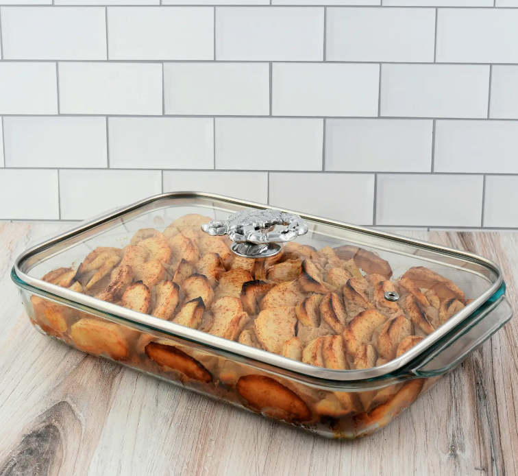 Arthur Court Shell Lid with Pyrex 3 Quart Baking Dish